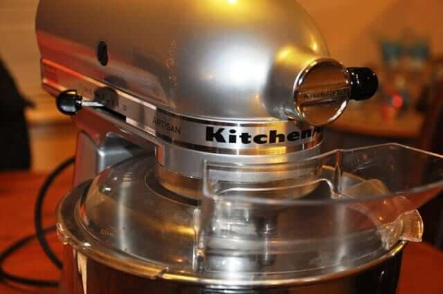 特写op-kitchenaid-artisan-stand-mixer
