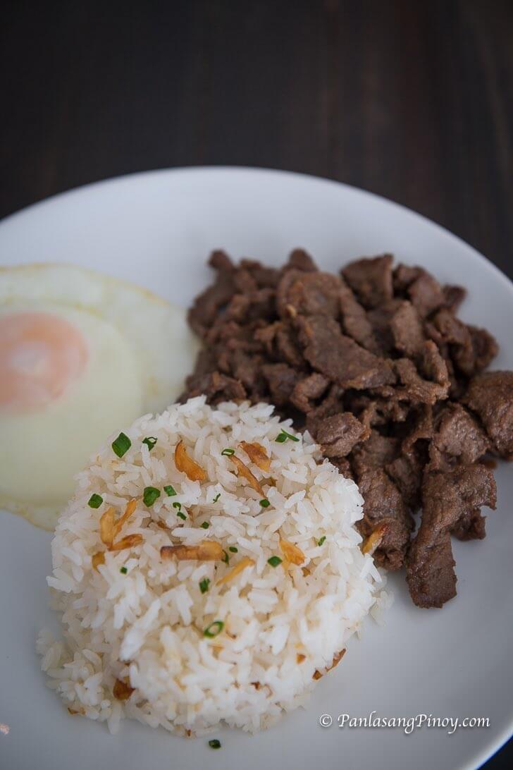牛皮塔帕用米饭和鸡蛋gydF4y2Ba