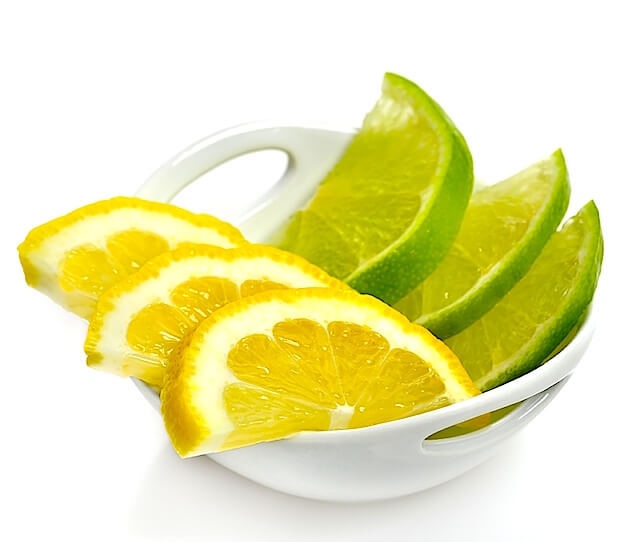 柠檬和石灰切片 - 尿酸食物